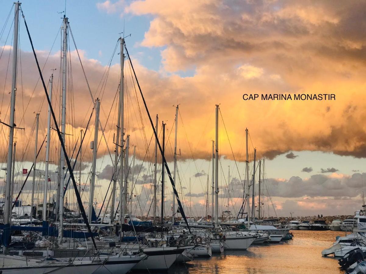 Marina *